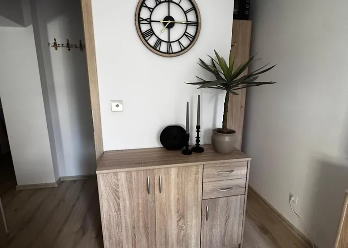 Ustay Rownica * אוסטראון